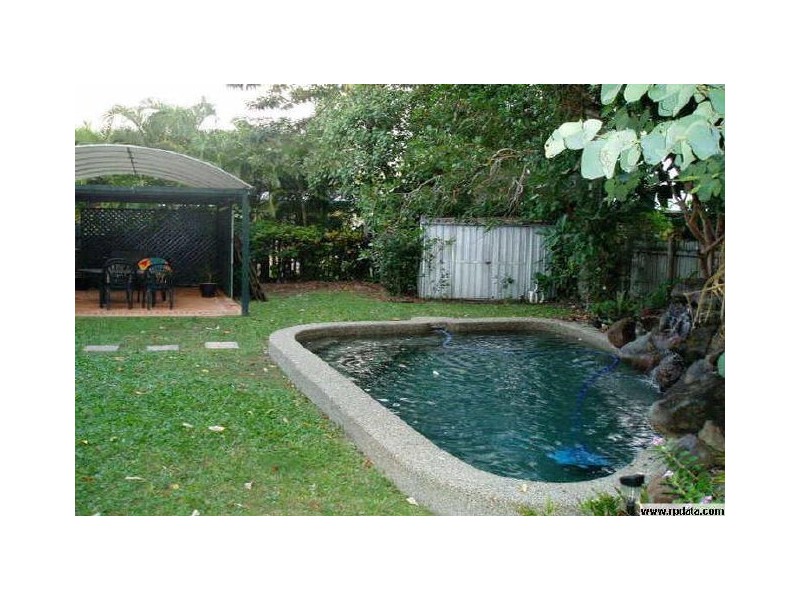 9 Bataan Close, Trinity Park QLD 4879