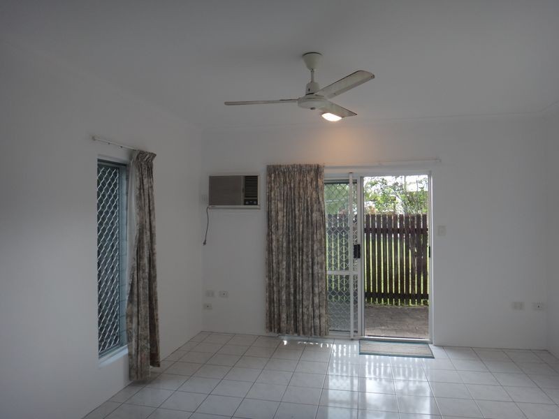 6/401 Mccoombe Street, Mooroobool QLD 4870