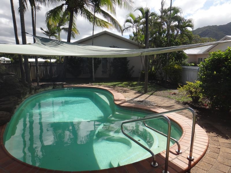 6/401 Mccoombe Street, Mooroobool QLD 4870