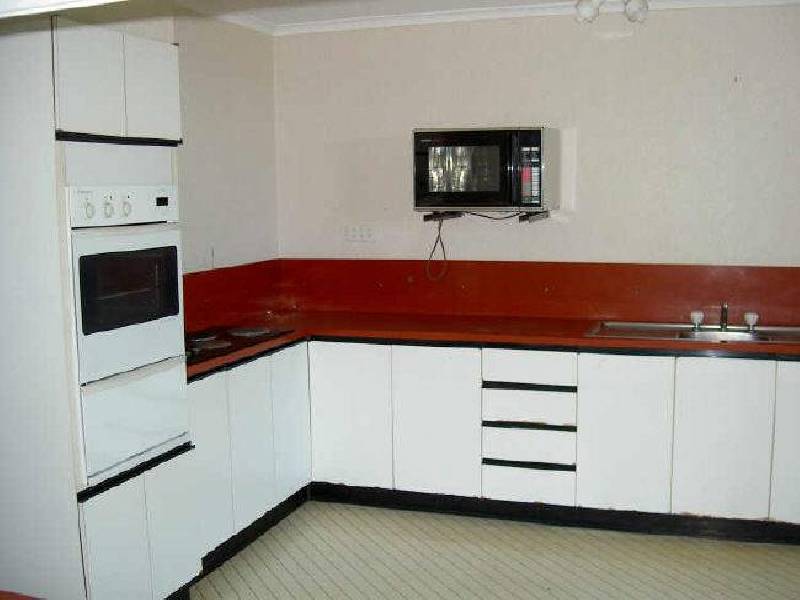 28 Koppen Terrace, Mooroobool QLD 4870