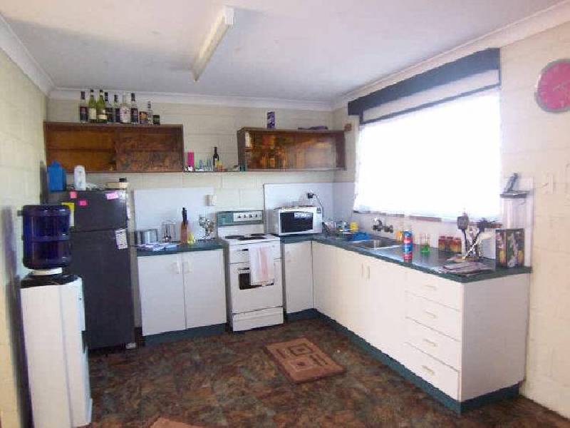 24 Creedy Street, Westcourt QLD 4870