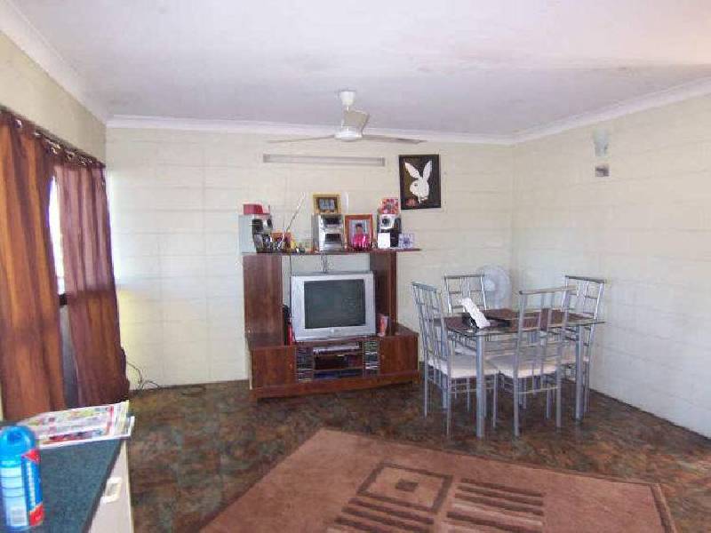 24 Creedy Street, Westcourt QLD 4870