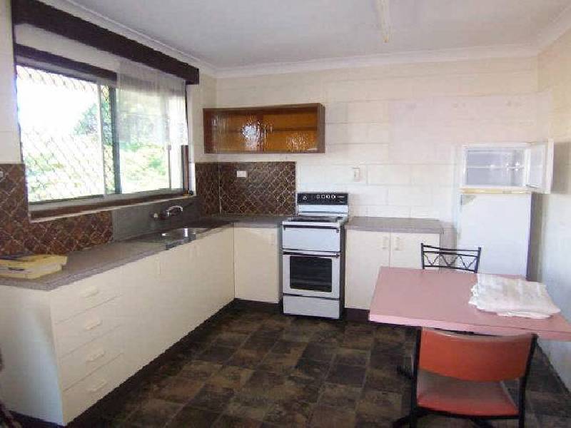 24 Creedy Street, Westcourt QLD 4870