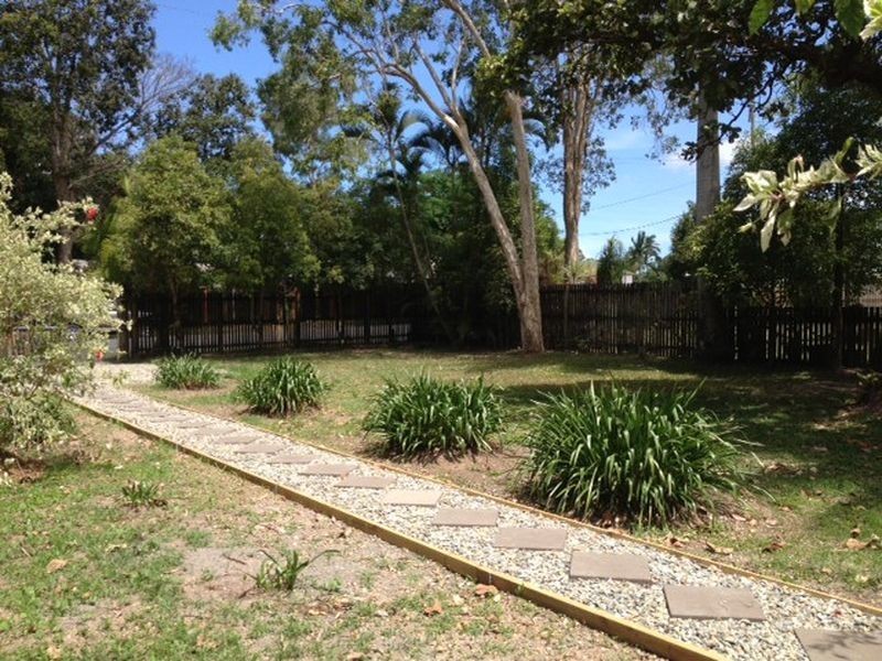 69 Enmore Street, Manoora QLD 4870
