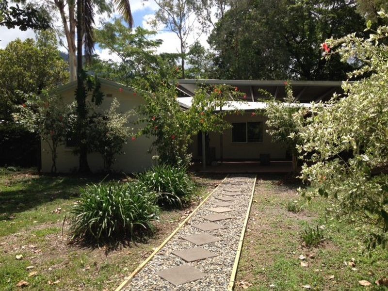 69 Enmore Street, Manoora QLD 4870