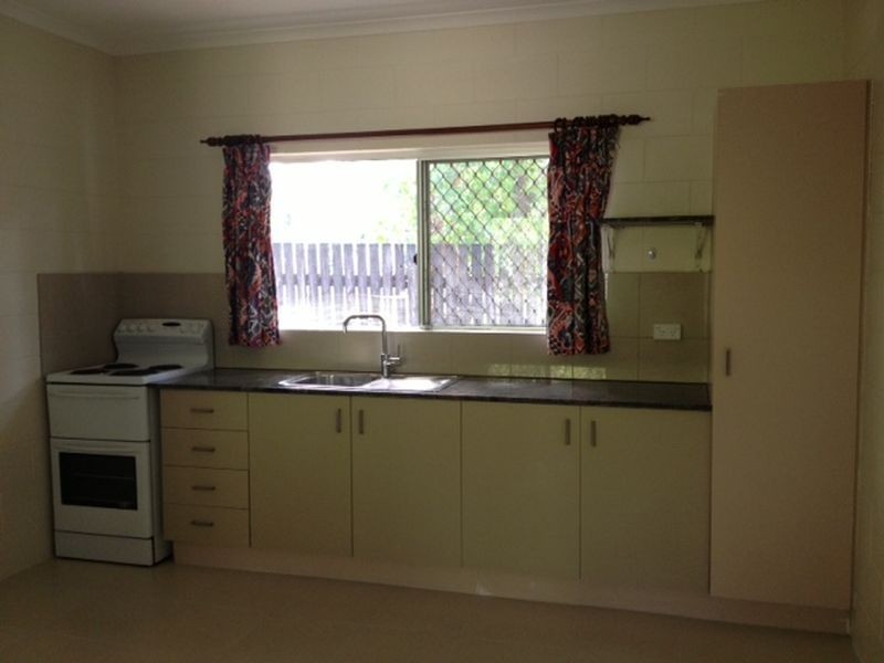 69 Enmore Street, Manoora QLD 4870