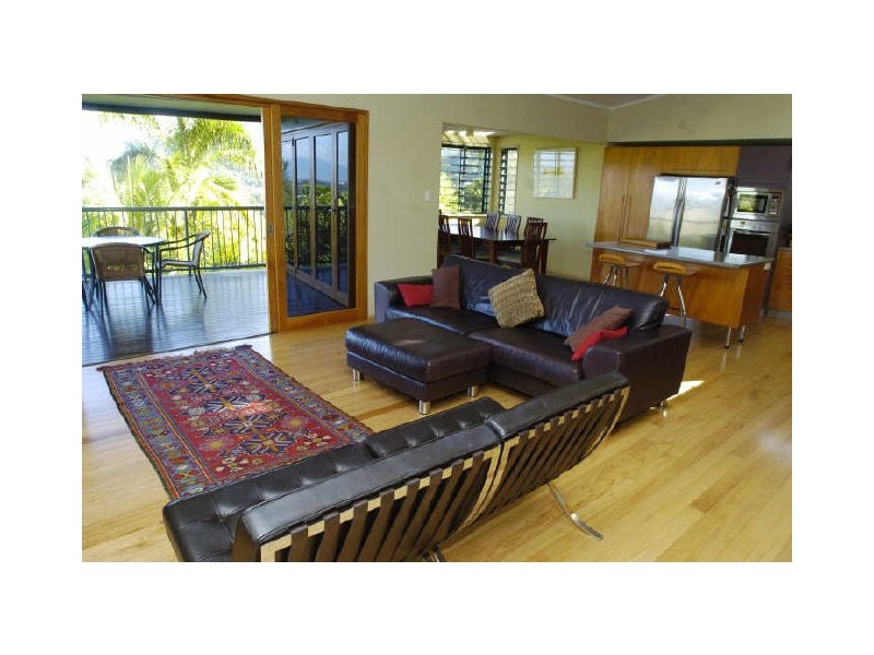 3 Knott Court, Whitfield QLD 4870