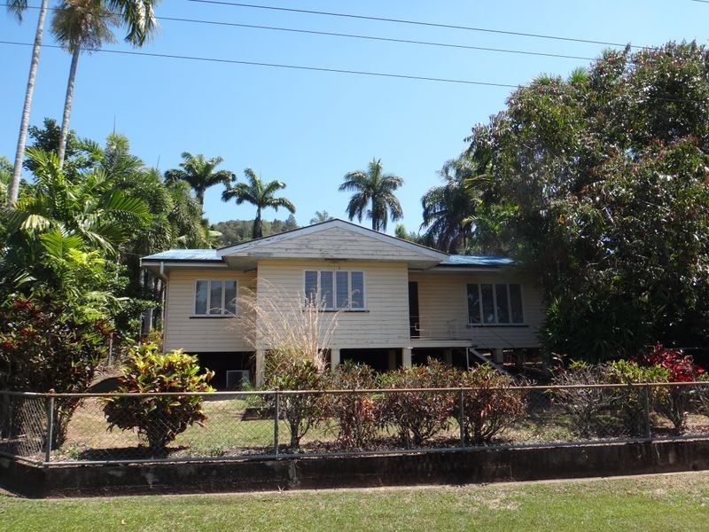 1 Bradford Street, Whitfield QLD 4870