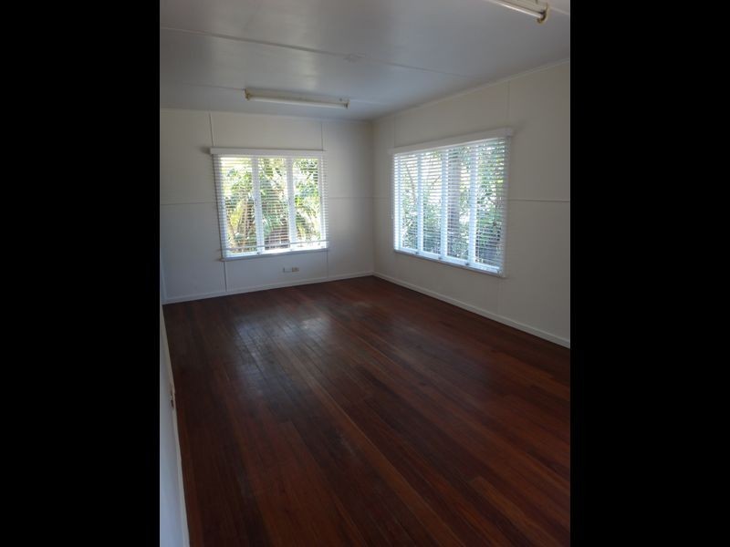 1 Bradford Street, Whitfield QLD 4870
