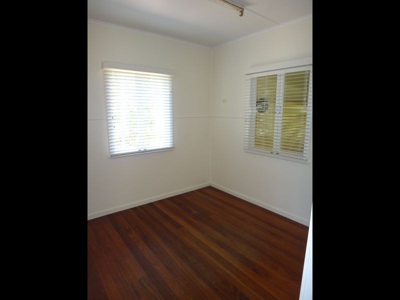 1 Bradford Street, Whitfield QLD 4870