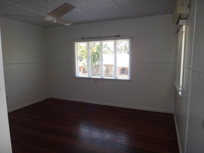 1 Bradford Street, Whitfield QLD 4870
