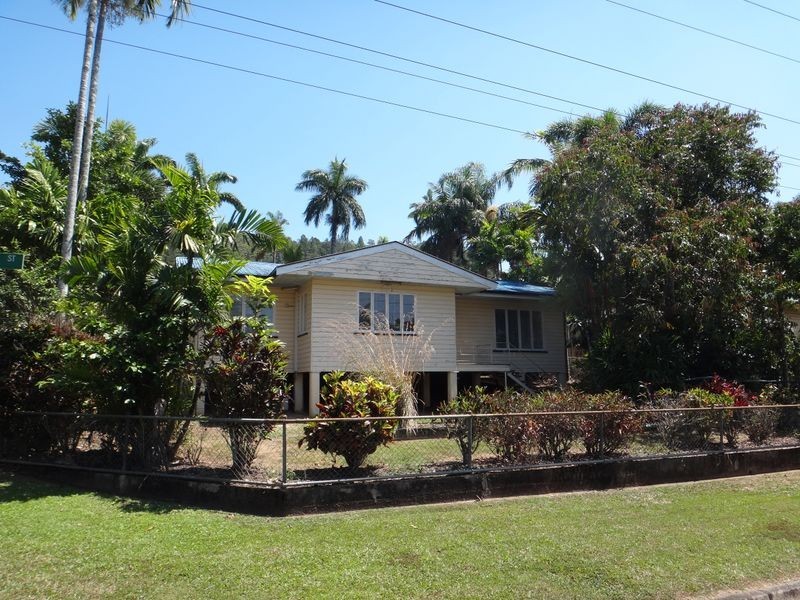 1 Bradford Street, Whitfield QLD 4870