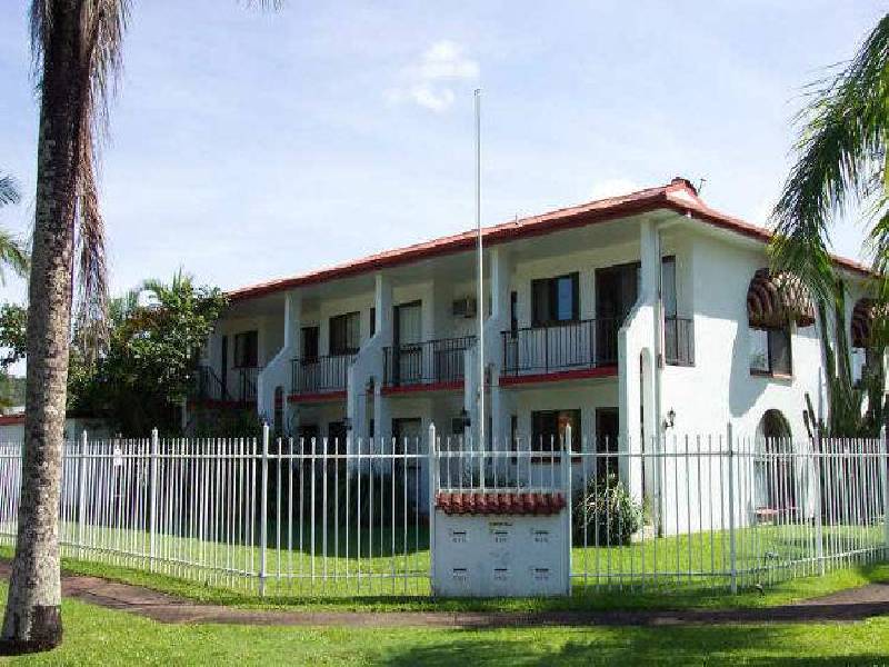 13 Armbrust Street, Manoora QLD 4870