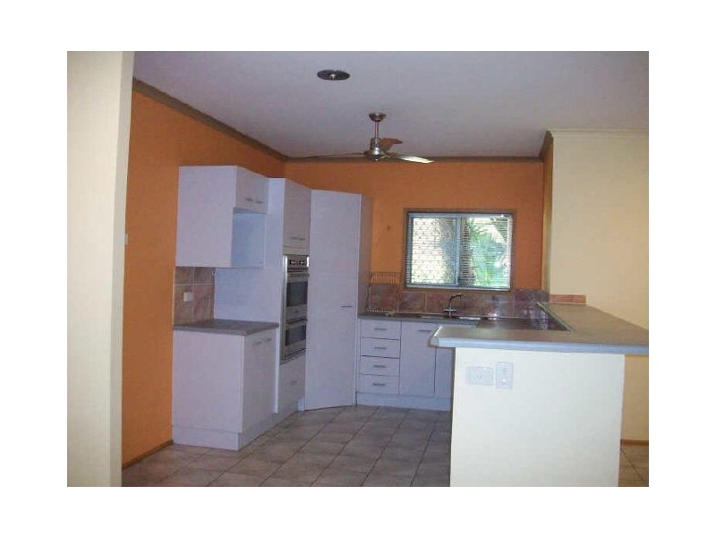 11 Grimes Close, Kanimbla QLD 4870