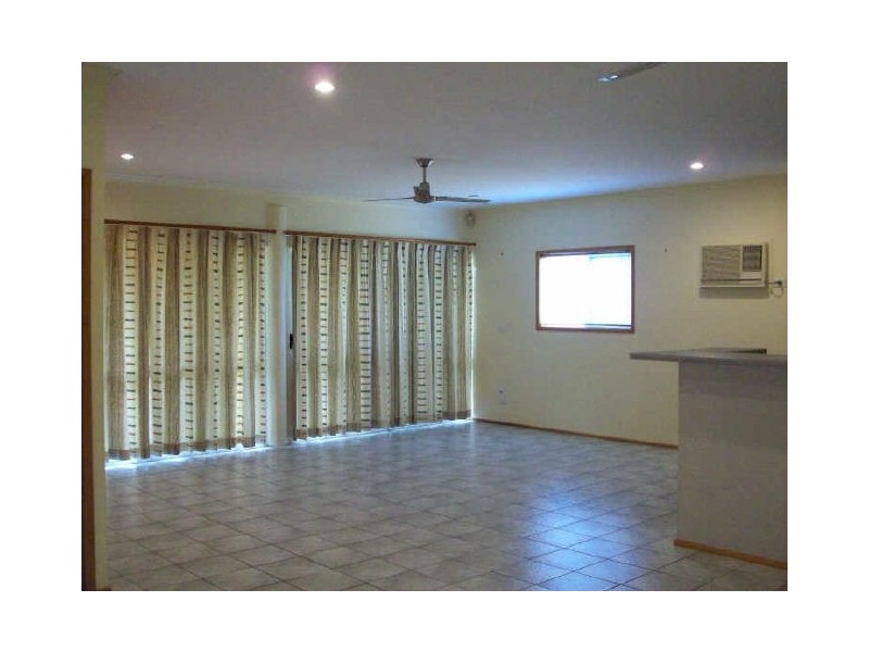 11 Grimes Close, Kanimbla QLD 4870