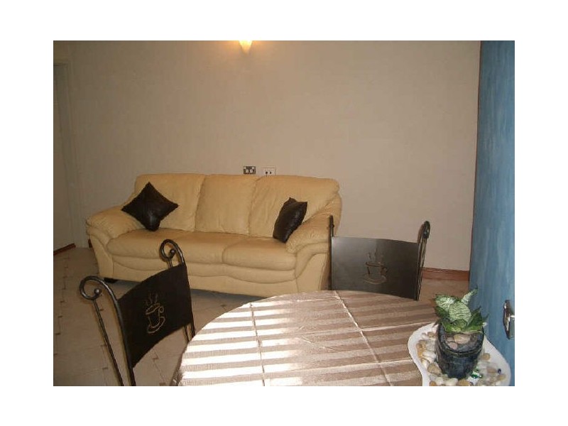 1/284 Lake Street, Cairns North QLD 4870