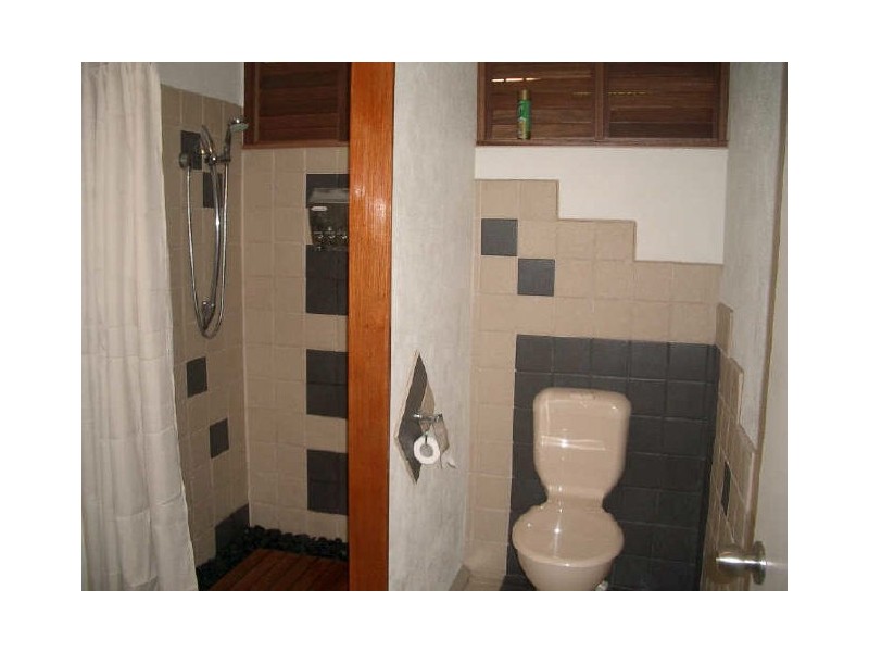 1/284 Lake Street, Cairns North QLD 4870