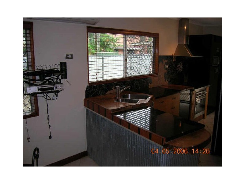 1/284 Lake Street, Cairns North QLD 4870