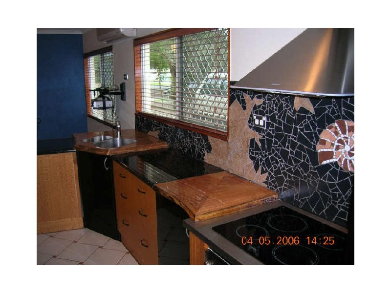 1/284 Lake Street, Cairns North QLD 4870