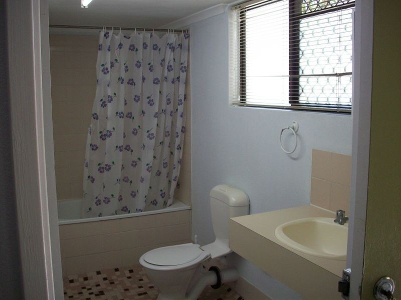 12/215 Mcleod Street, Cairns North QLD 4870