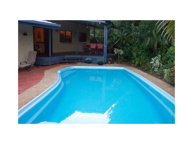 4 Neeve Close, Whitfield QLD 4870