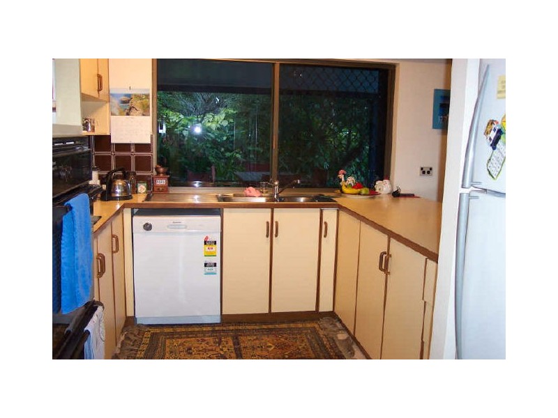 4 Neeve Close, Whitfield QLD 4870