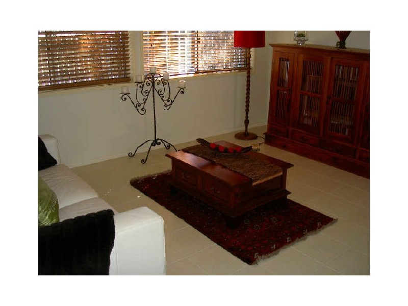 7 Shang Street, Mooroobool QLD 4870