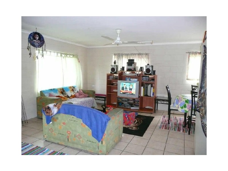 13 Veivers Close, Westcourt QLD 4870