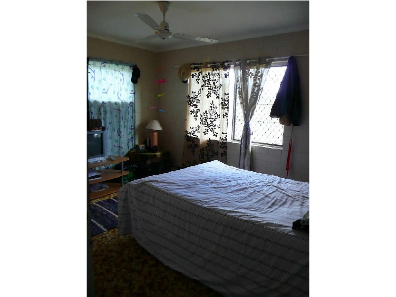 13 Veivers Close, Westcourt QLD 4870