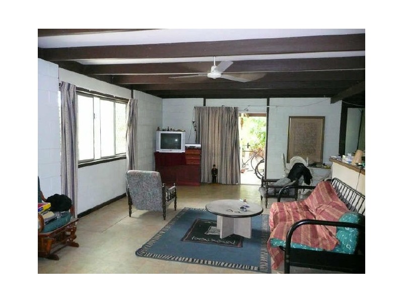 27 Koch Street, Mooroobool QLD 4870