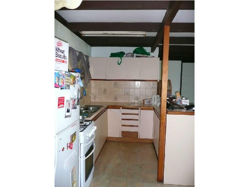 27 Koch Street, Mooroobool QLD 4870