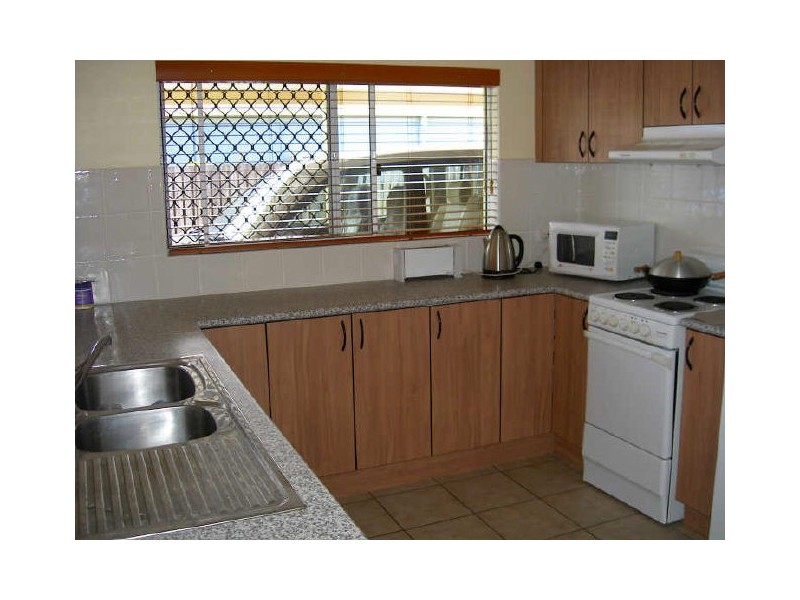 18 Sherwood Close, Brinsmead QLD 4870