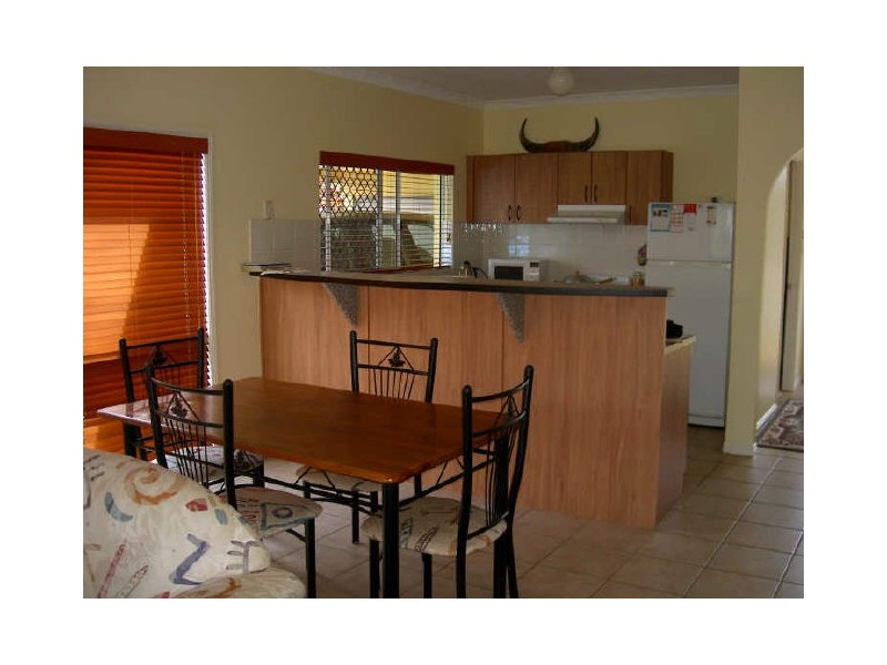 18 Sherwood Close, Brinsmead QLD 4870