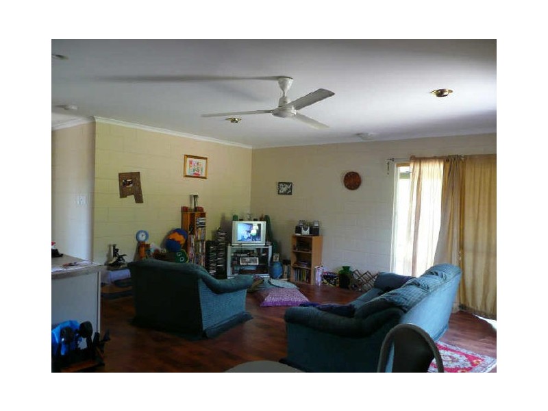 20 Holly Street, Mooroobool QLD 4870