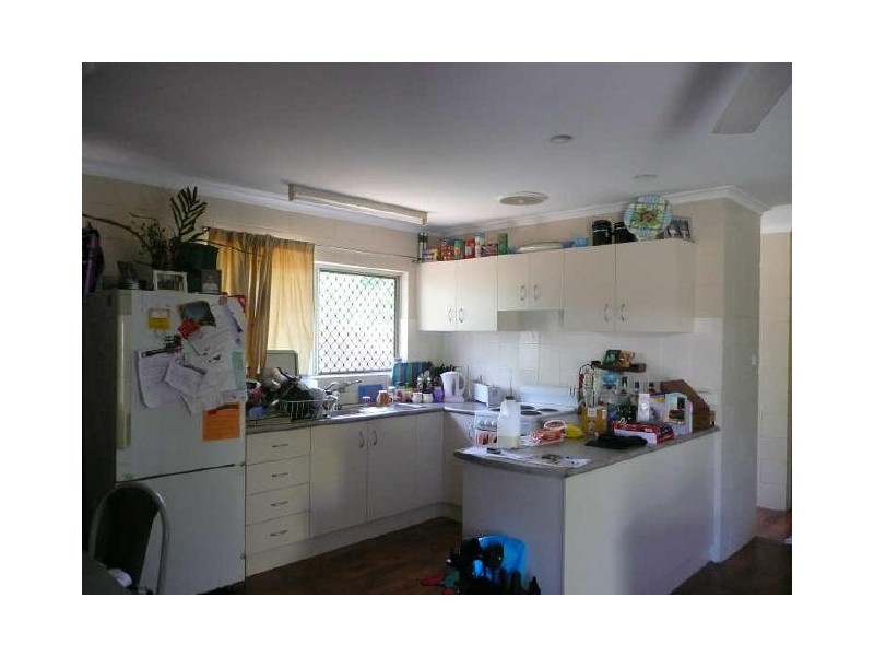 20 Holly Street, Mooroobool QLD 4870