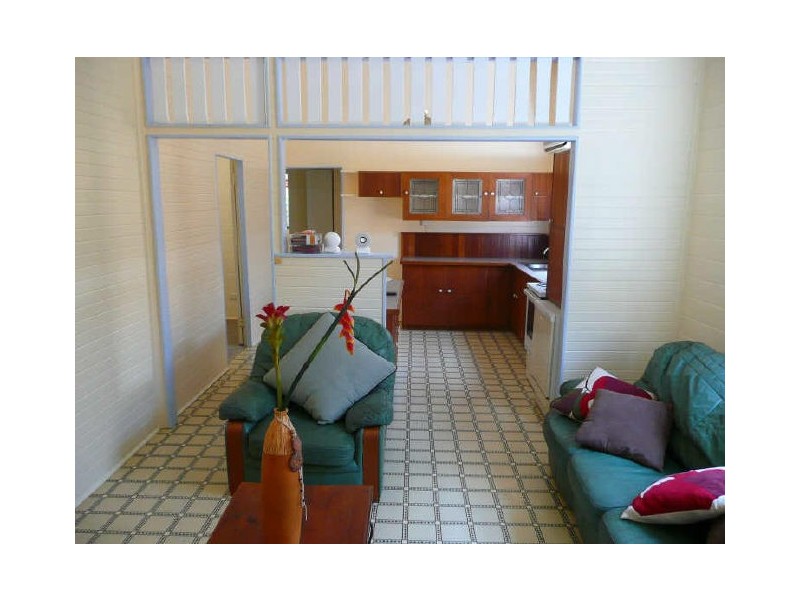 5 Beryl Street, Cairns North QLD 4870