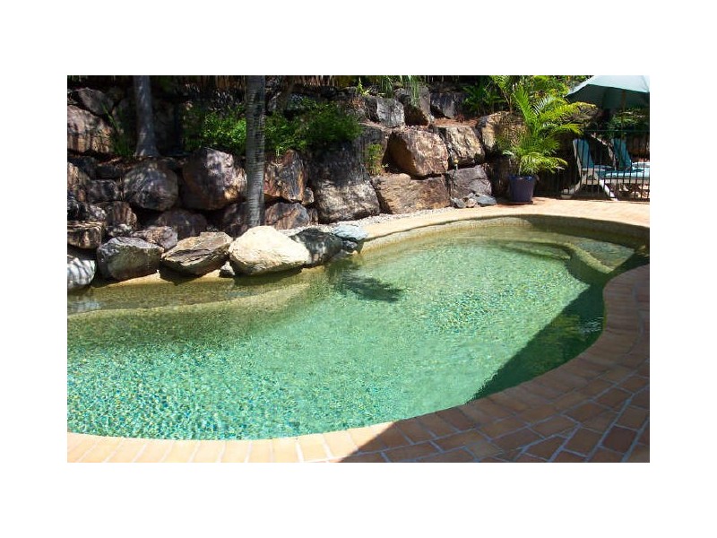 3 Torazzi Place, Mooroobool QLD 4870