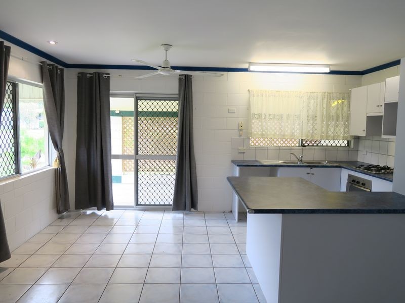 8 Bottlebrush Street, Mooroobool QLD 4870