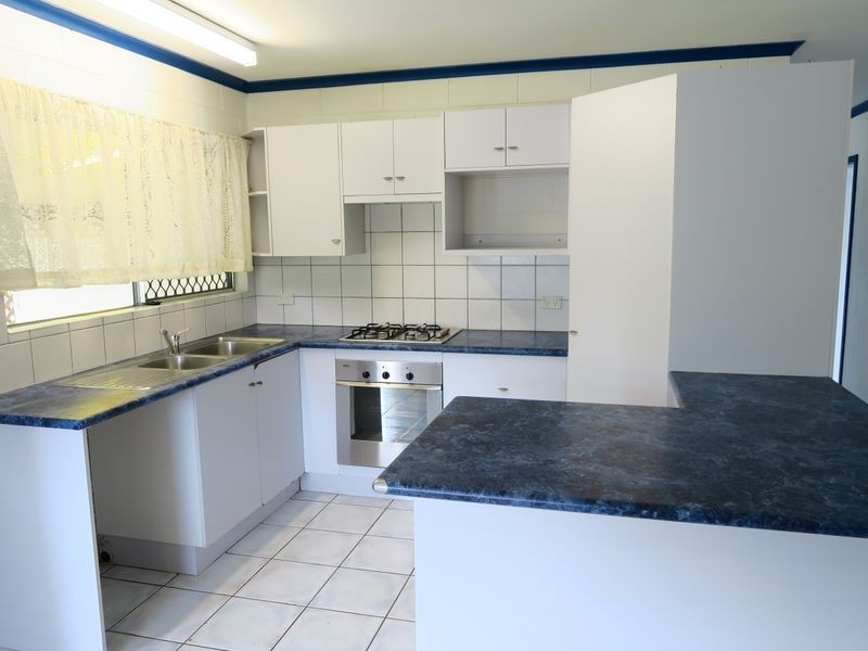 8 Bottlebrush Street, Mooroobool QLD 4870