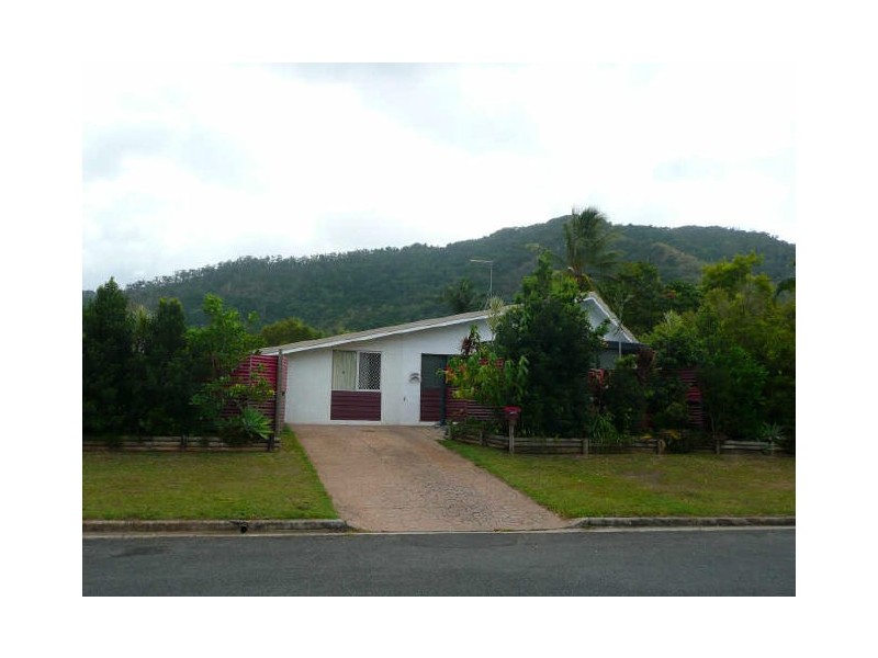 25 Serissa Street, Mooroobool QLD 4870