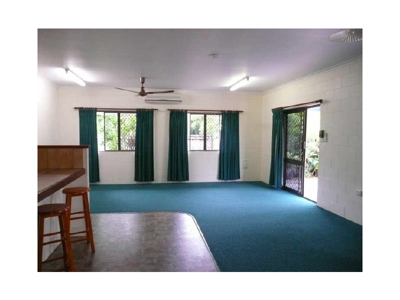 25 Serissa Street, Mooroobool QLD 4870