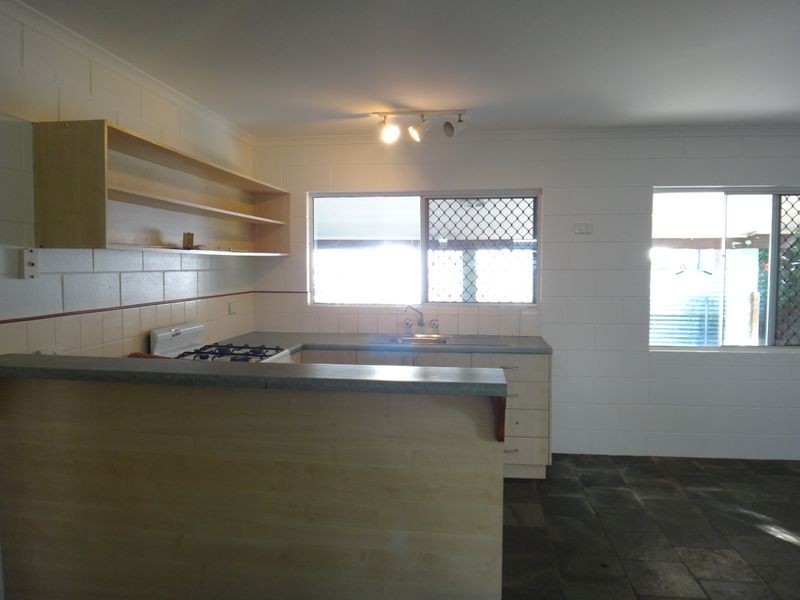 9 Conlan Close, Manoora QLD 4870