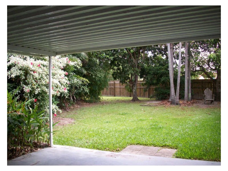 9 Conlan Close, Manoora QLD 4870