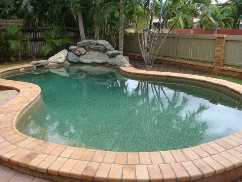 Manoora QLD 4870