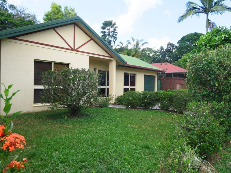 13 Bayu Close, Redlynch QLD 4870