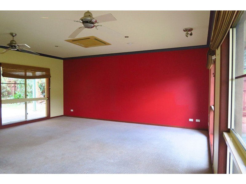 13 Bayu Close, Redlynch QLD 4870