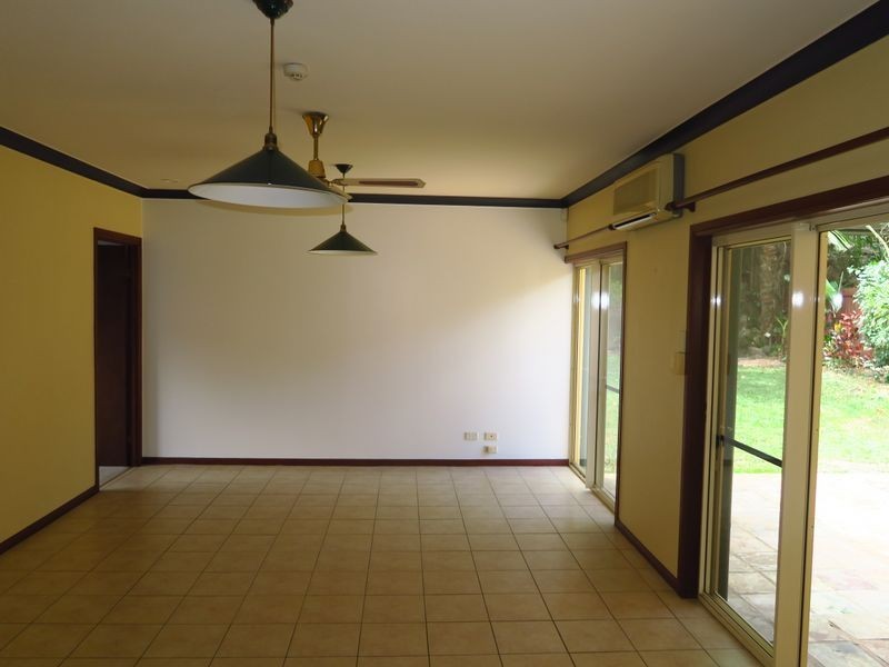 13 Bayu Close, Redlynch QLD 4870