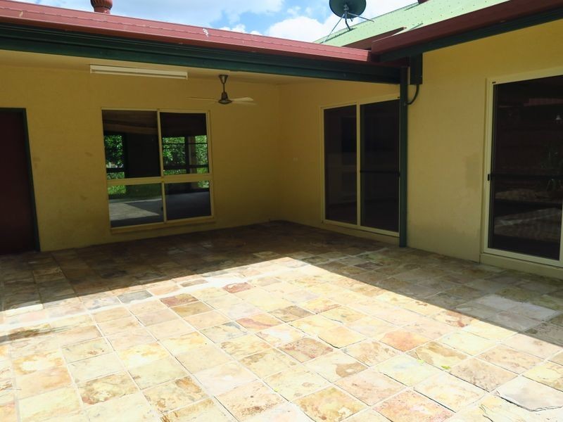 13 Bayu Close, Redlynch QLD 4870