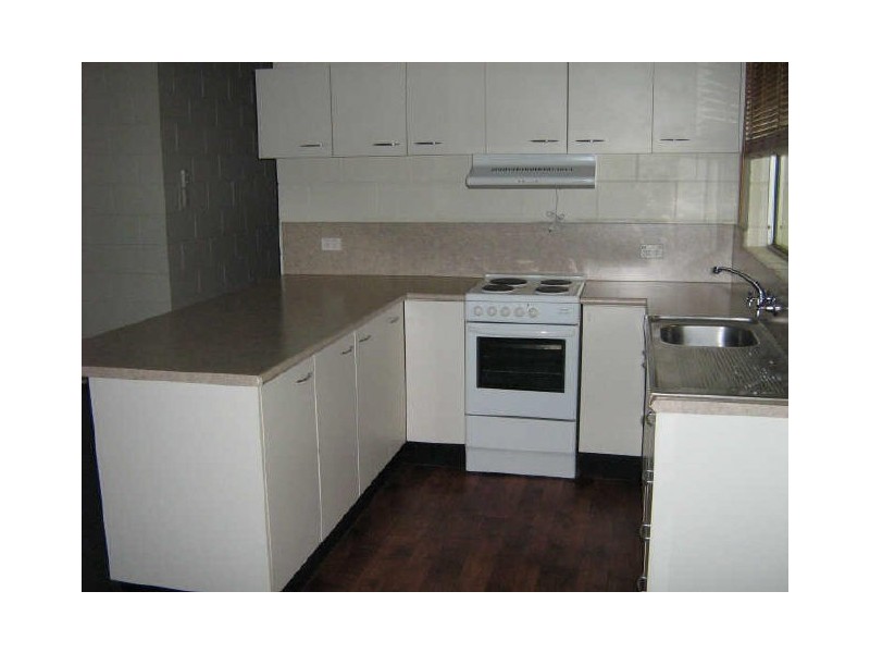 10 Satinay Close, Manoora QLD 4870