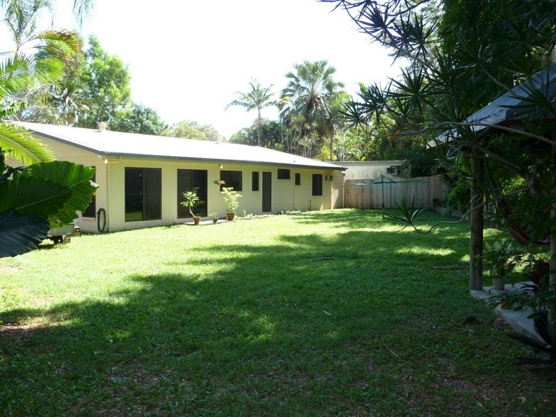 6 Leon Close, Brinsmead QLD 4870